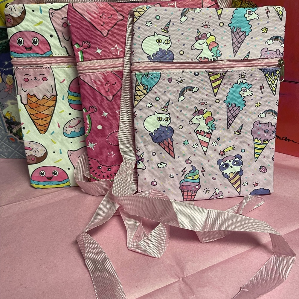 Snack design crossbody